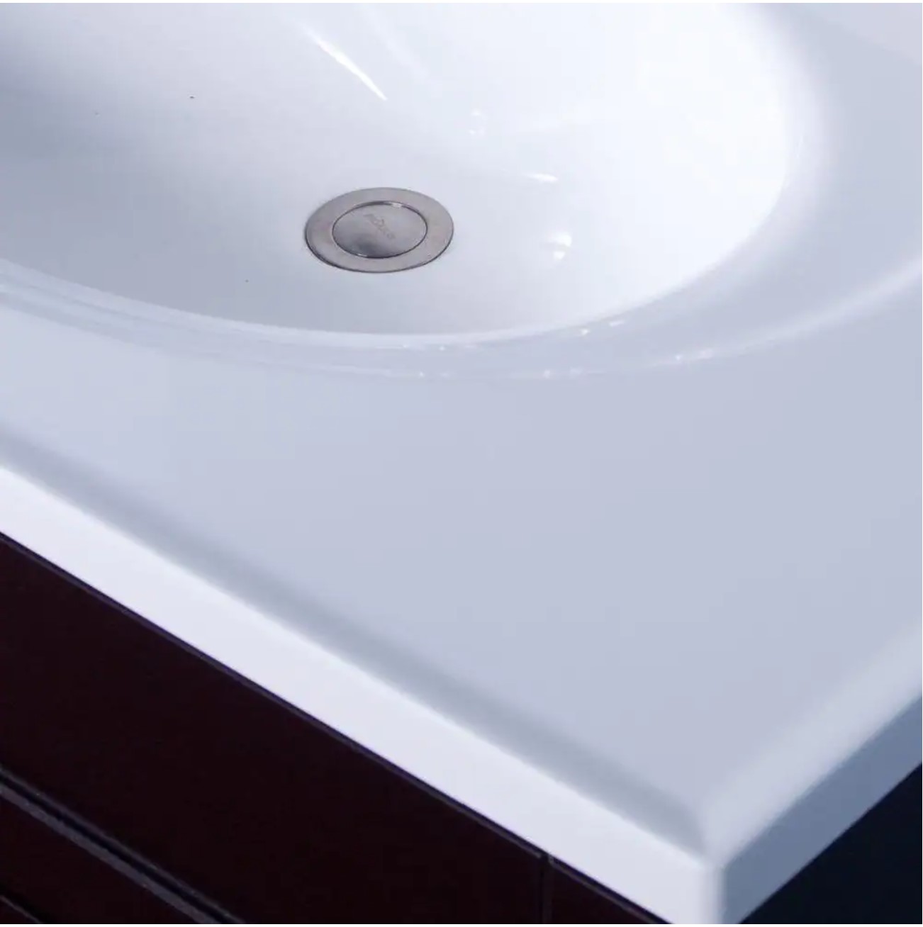 31 in. W x 22 in. D Cultured Marble White Round Single Sink Vanity Top in White